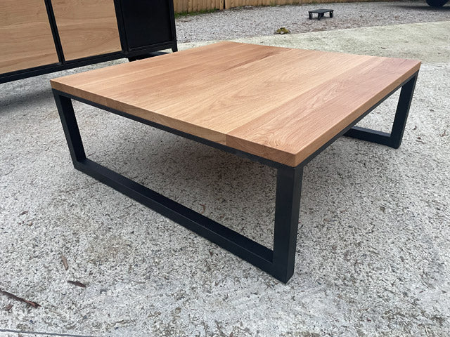Table basse design industriel PRIX de base :790€ réf 3974