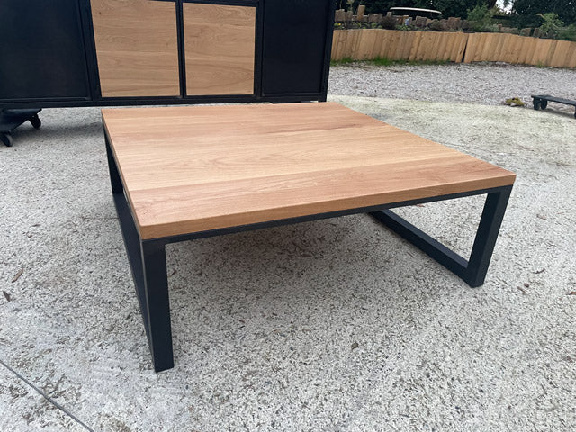 Table basse design industriel PRIX de base :790€ réf 3974