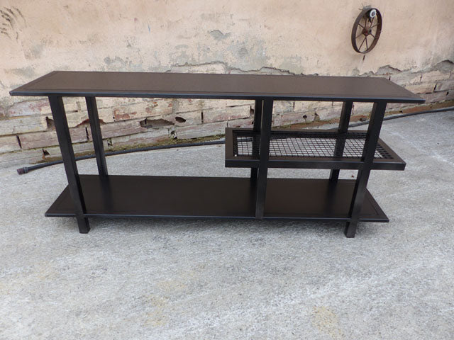 Table basse tout métal PRIX de base : 690€ réf 3622