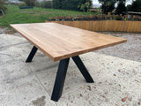 Table piètement inverse PRIX de base :1390€ réf 3949