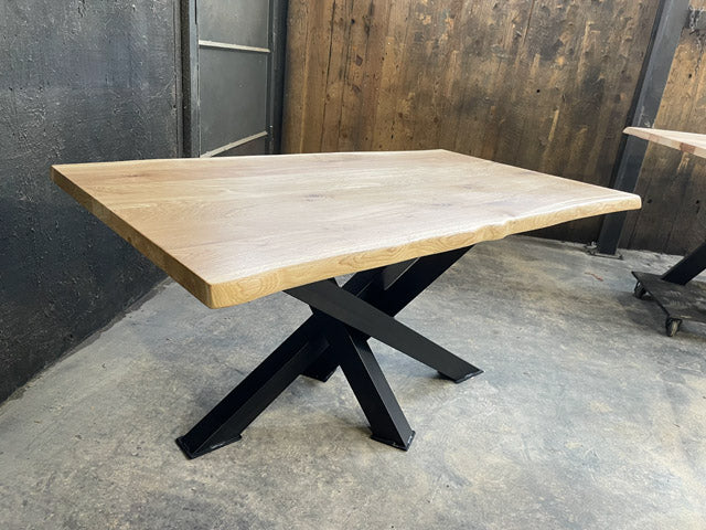 Table piètement MIKADO PRIX de base : 990€ réf 3982