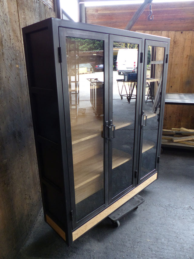 Vitrine industrielle 3 portes PRIX de base : 1790€ réf 3636