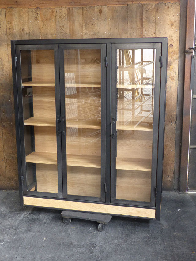 Vitrine industrielle sur mesure 3 portes Création Artisanal Française ...