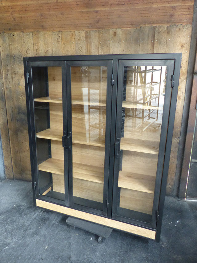 Vitrine industrielle 3 portes PRIX de base : 1790€ réf 3636