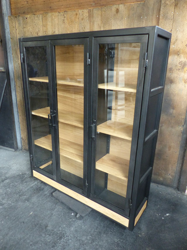 Vitrine industrielle 3 portes PRIX de base : 1790€ réf 3636