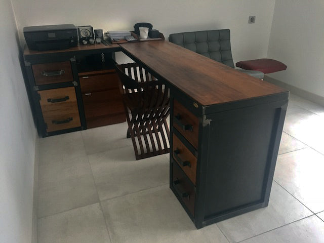 Bureau d'angle industriel PRIX de base: 1600€ réf 3045