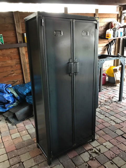 Armoire métal 2 portes 2 tiroirs Réf 3033  Prix de base  : 990,00
