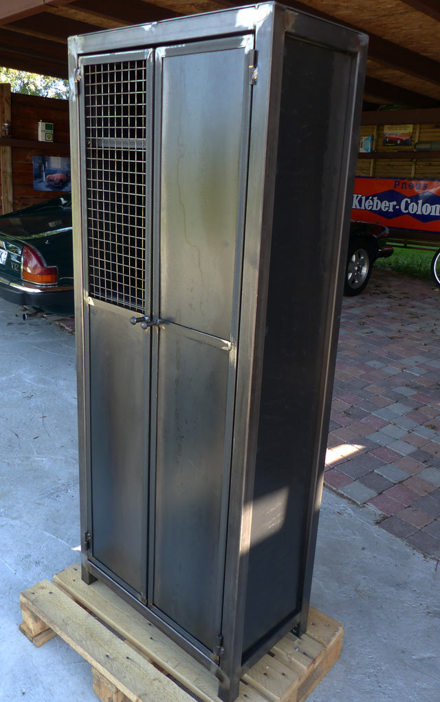 Armoire métal 2 portes 2 tiroirs Réf 3033  Prix de base  : 990,00