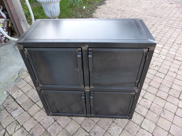 Buffet industriel 4 portes PRIX de base: 750€réf 3225