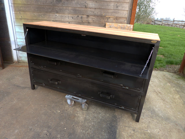 Buffet industriel 3 portes basculantes PRIX de base: 1300€ réf 3123