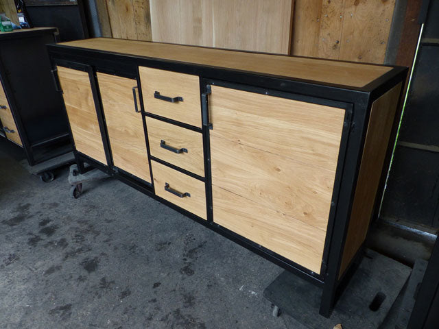 Buffet industriel 3 portes et 3 tiroirs PRIX de base: 1600€ réf 3499
