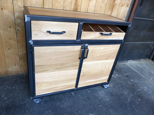 Buffet  de service sur roulettes PRIX de base: 1190€ réf 3426