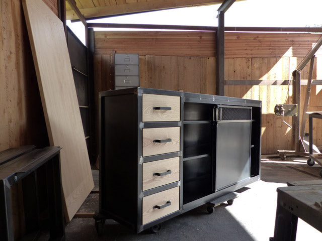 Buffet mètal et frêne PRIX de base: 1390€ réf 3346