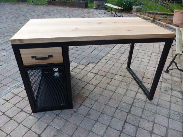 Bureau design industriel PRIX de base: 990€ réf 3585
