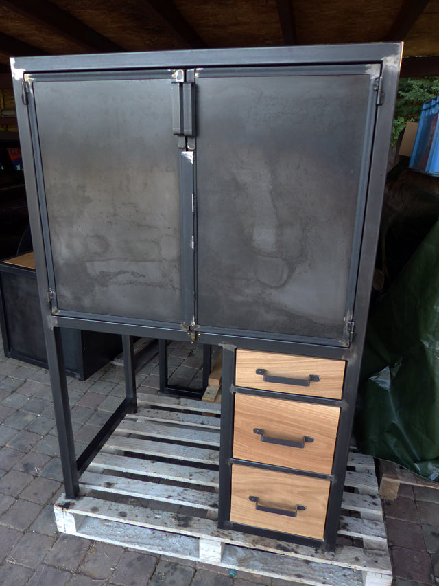 Bureau industriel fermè PRIX de base: 1490€ réf 3198