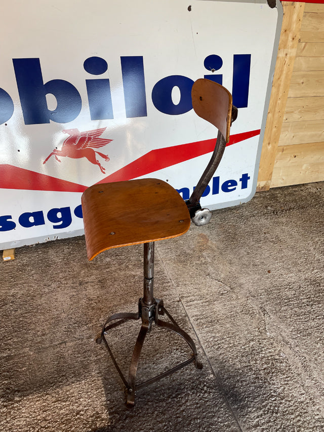 Chaise  d'atelier industrielle