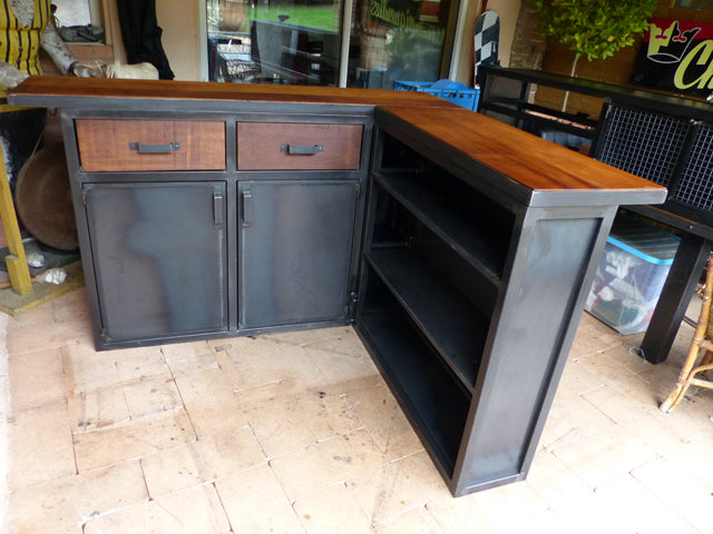 Comptoir d'angle industriel  PRIX de base :1850€ réf 3112