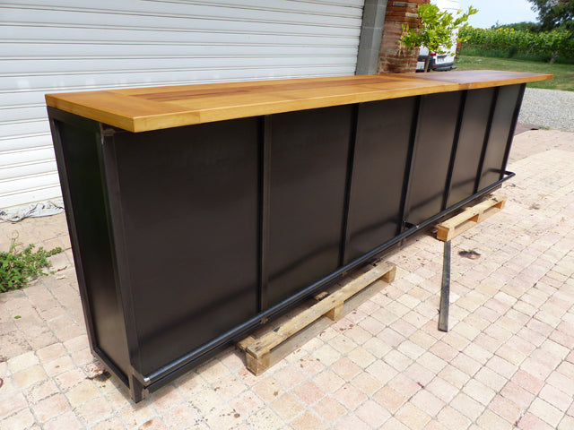 Comptoir de bar industriel PRIX de base 2600€ rèf 3184