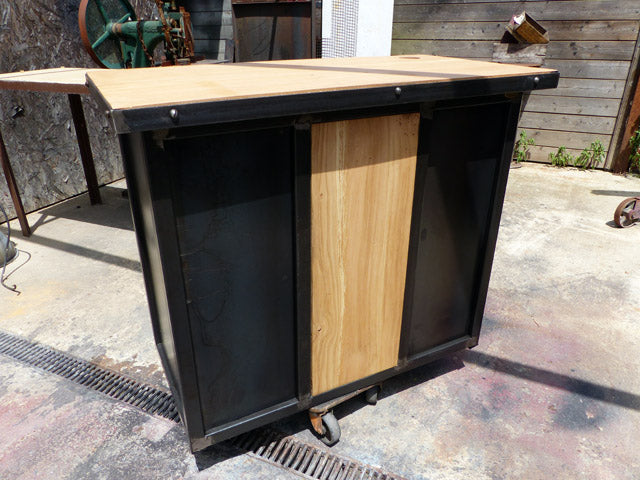 Bar Industriel Métal & Bois. Réf 2394. Prix de base : 890 € - BROCANTETENDANCE -