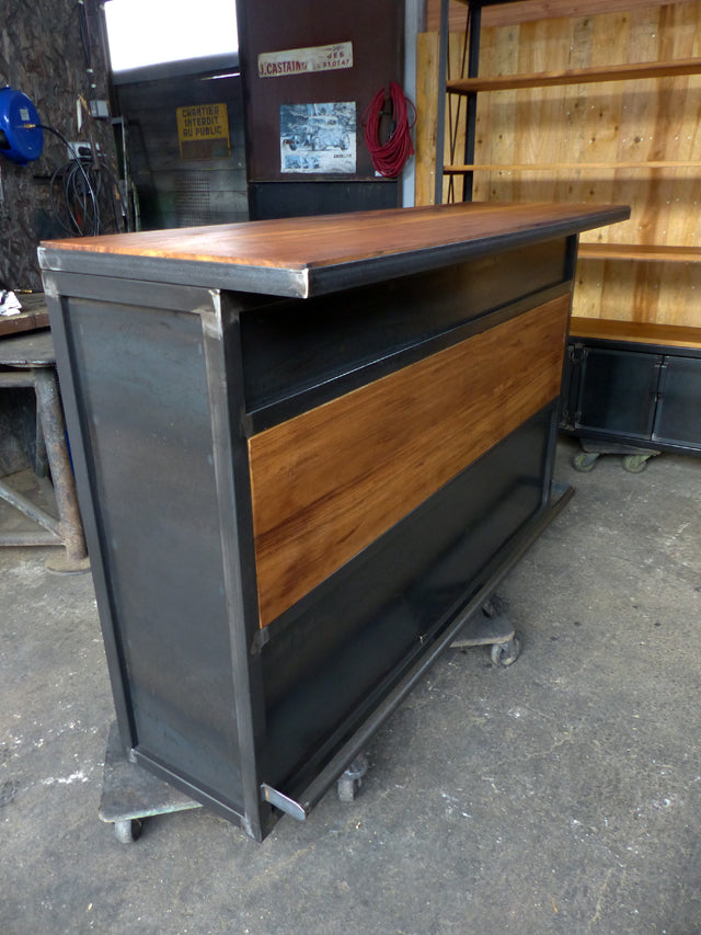 Buffet / Comptoir industriel. Réf: 2596. Prix de base : 1690€ - BROCANTETENDANCE -
