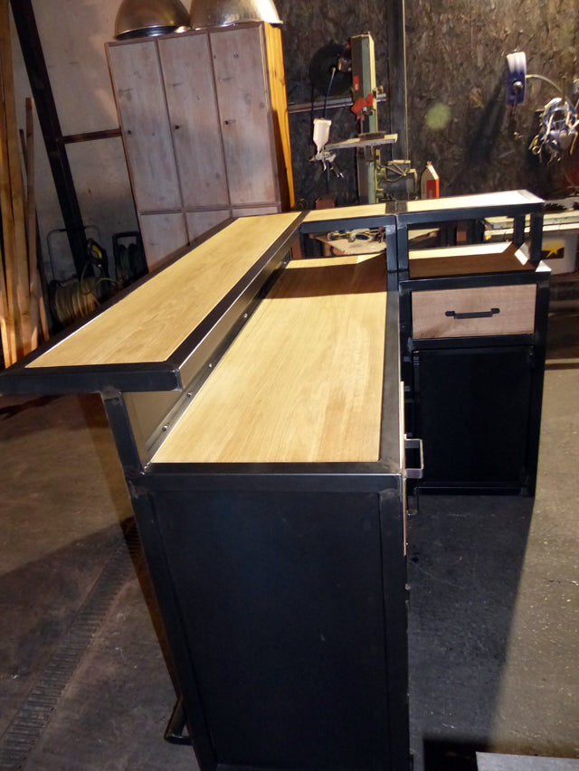 Comptoir industriel  double plateau PRIX de base: 1950€ réf 3310