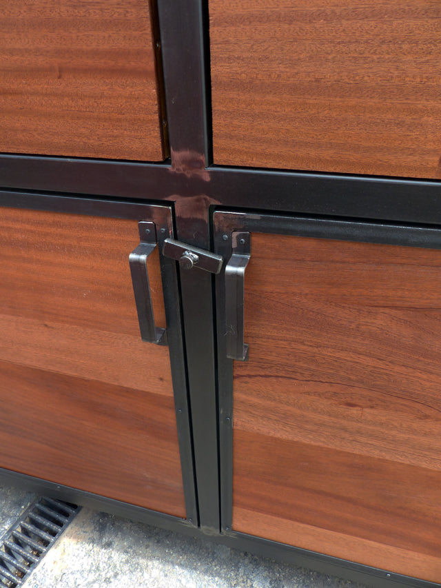 Console industrielle à roulette PRIX de base: 750€ réf 3145