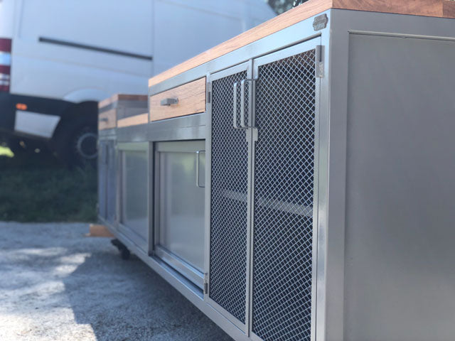 Cuisine d'été  design industriel PRIX  de base: 4500€ réf 3716