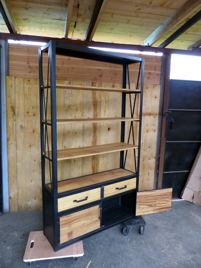 Etagère industriel  PRIX de base: 1250€ réf 3305