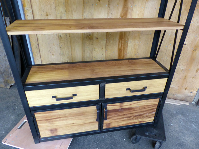 Etagère industriel  PRIX de base: 1250€ réf 3305