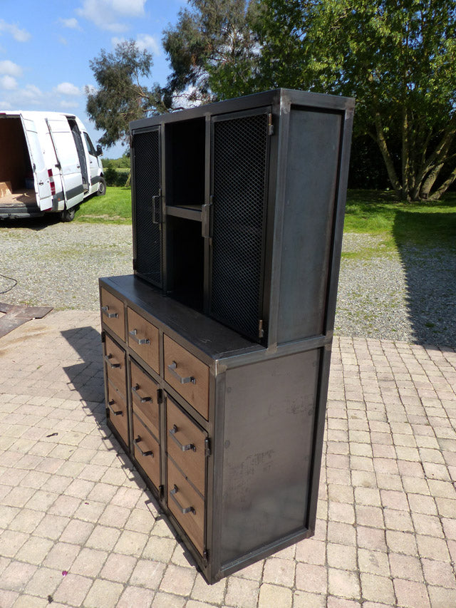 Buffet industriel métal & chêne PRIX de base: 1450€ réf 3367