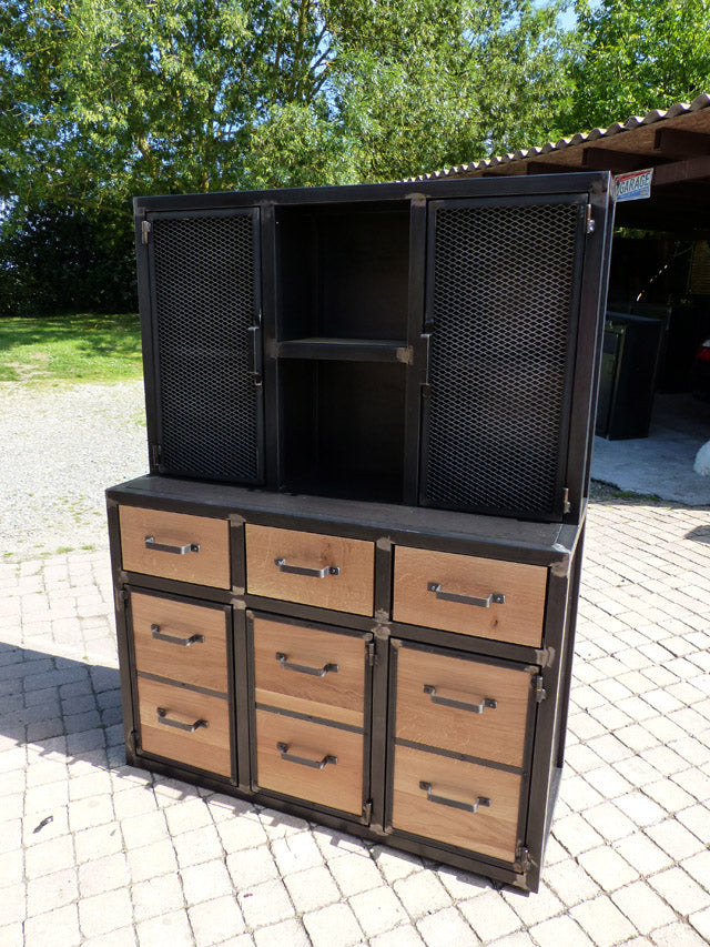 Buffet industriel métal & chêne PRIX de base: 1450€ réf 3367