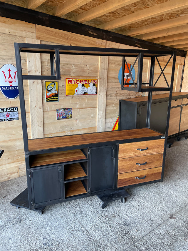 Living design industriel PRIX de base: 1890€  réf 3717