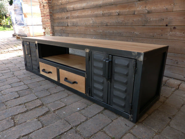 Meuble TV portes persiennes PRIX de base : 1200€ réf 3404