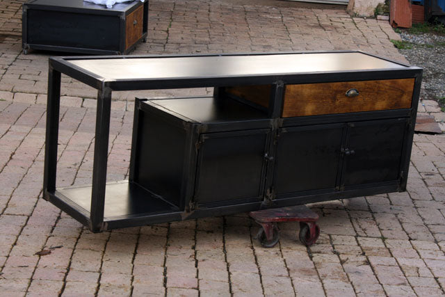 Meuble tv industriel PRIX de base: 990€réf 2323