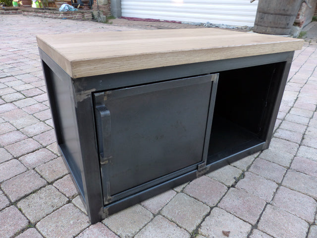 Petit buffet en métal porte coulissantes PRIX de base: 590€ réf 3228