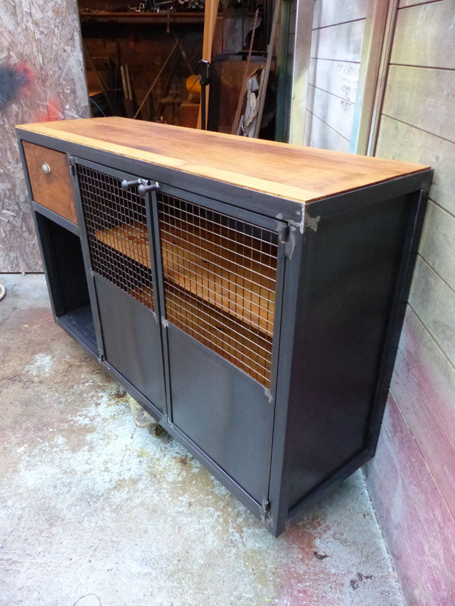 Buffet industriel 2 portes 1 tiroir PRIX de base: 950€ réf 2369