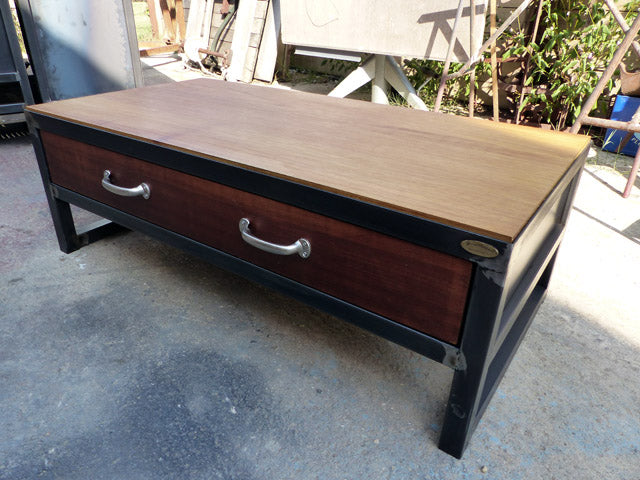 Table basse tiroir double face PRIX de base:690€ réf 2249